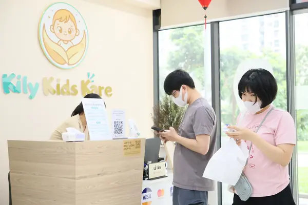 Quầy lễ tân Kily Kids Kare – phòng khám nhi Vinhomes Smart City